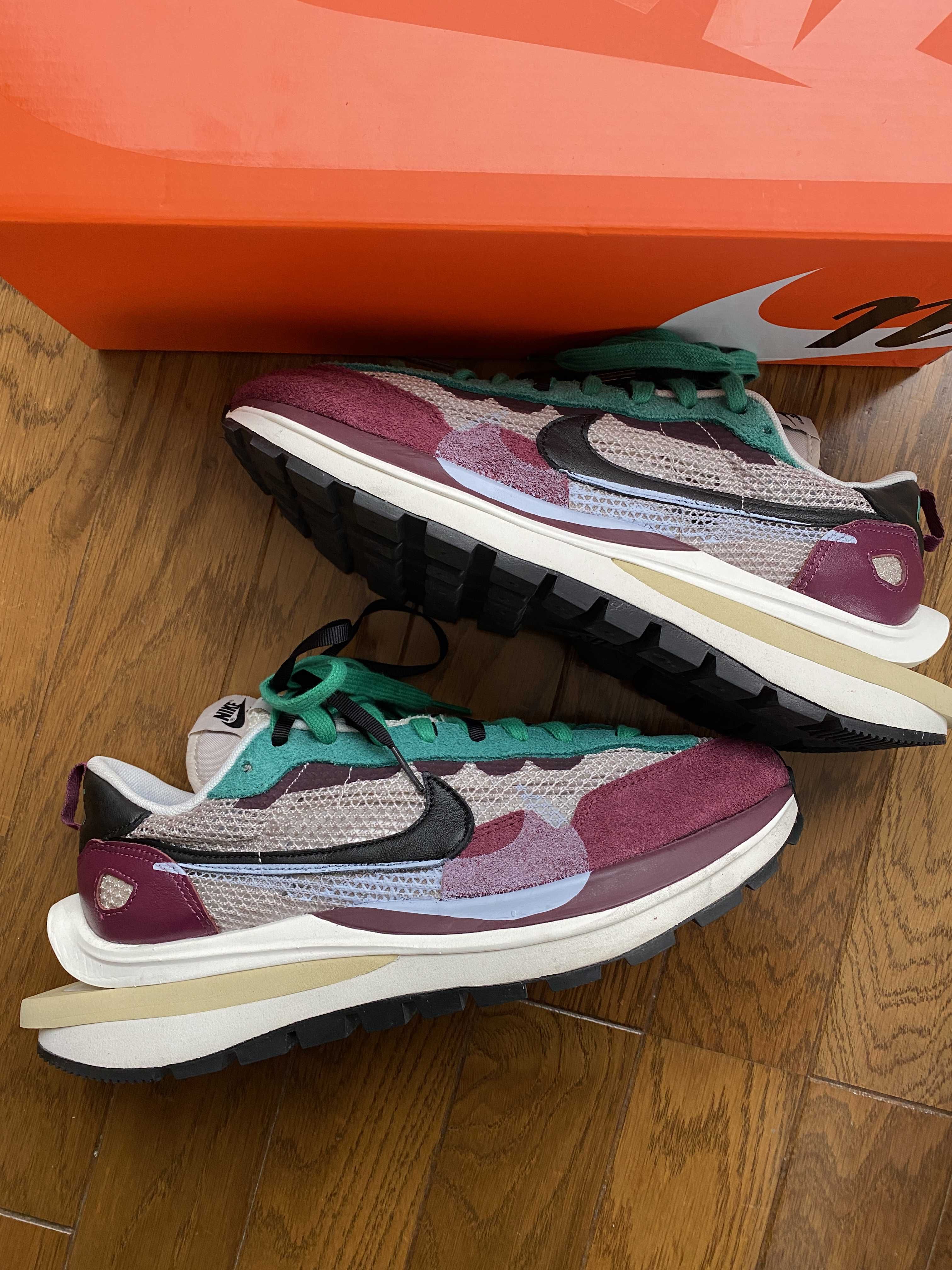 sacai × Nike Vapor Waffle "String/Red/Green"