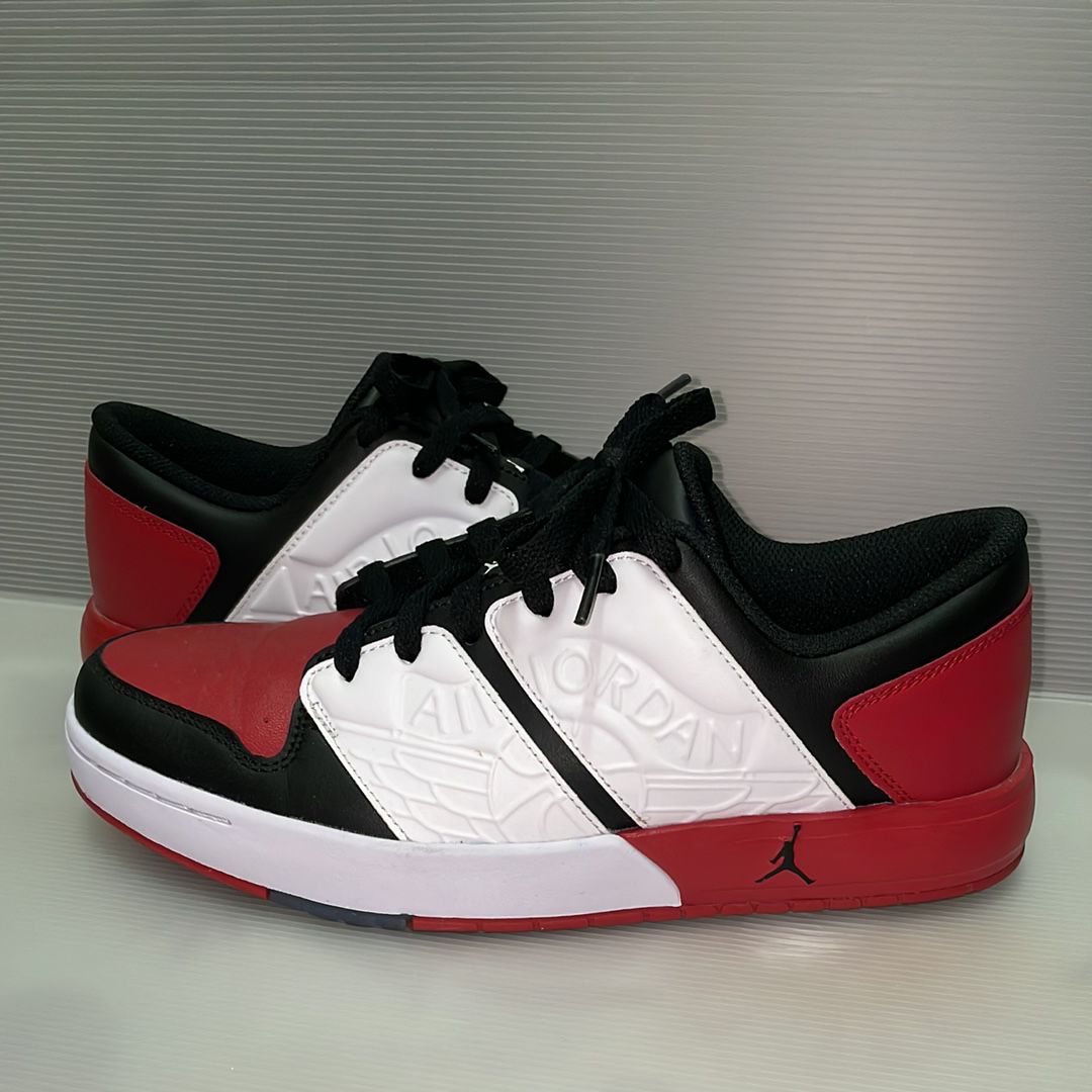 ナイキ ジョーダン ニューレトロ 1 ロー "シカゴ"