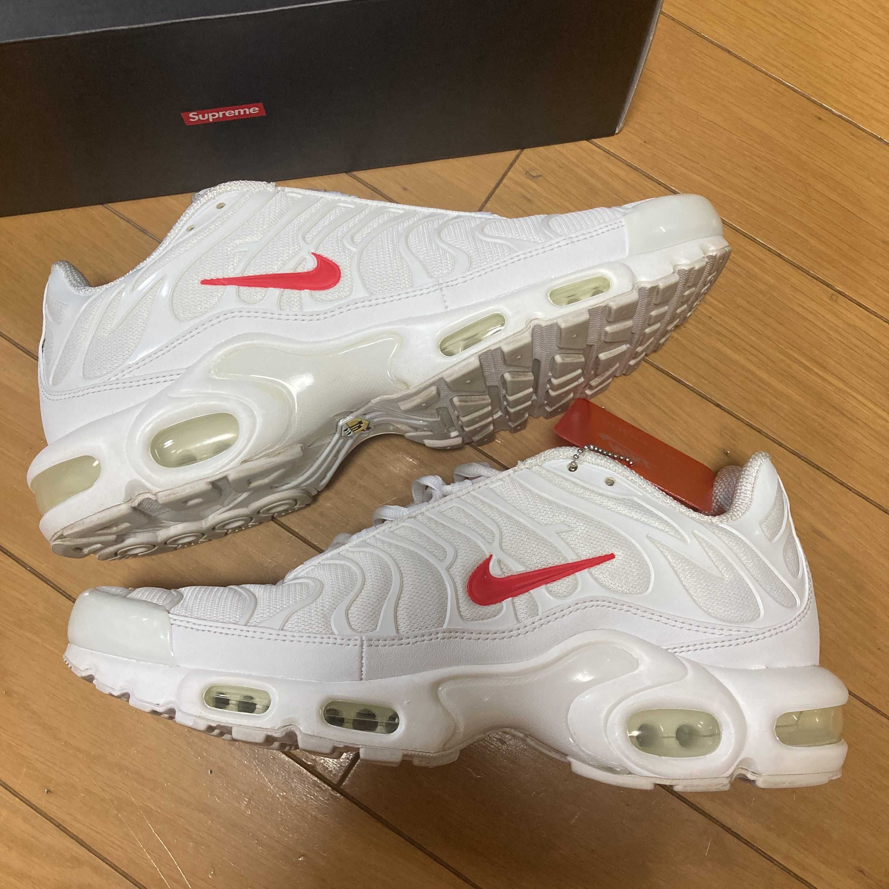 Supreme x Nike Air Max Plus TN "White/Speed Red"