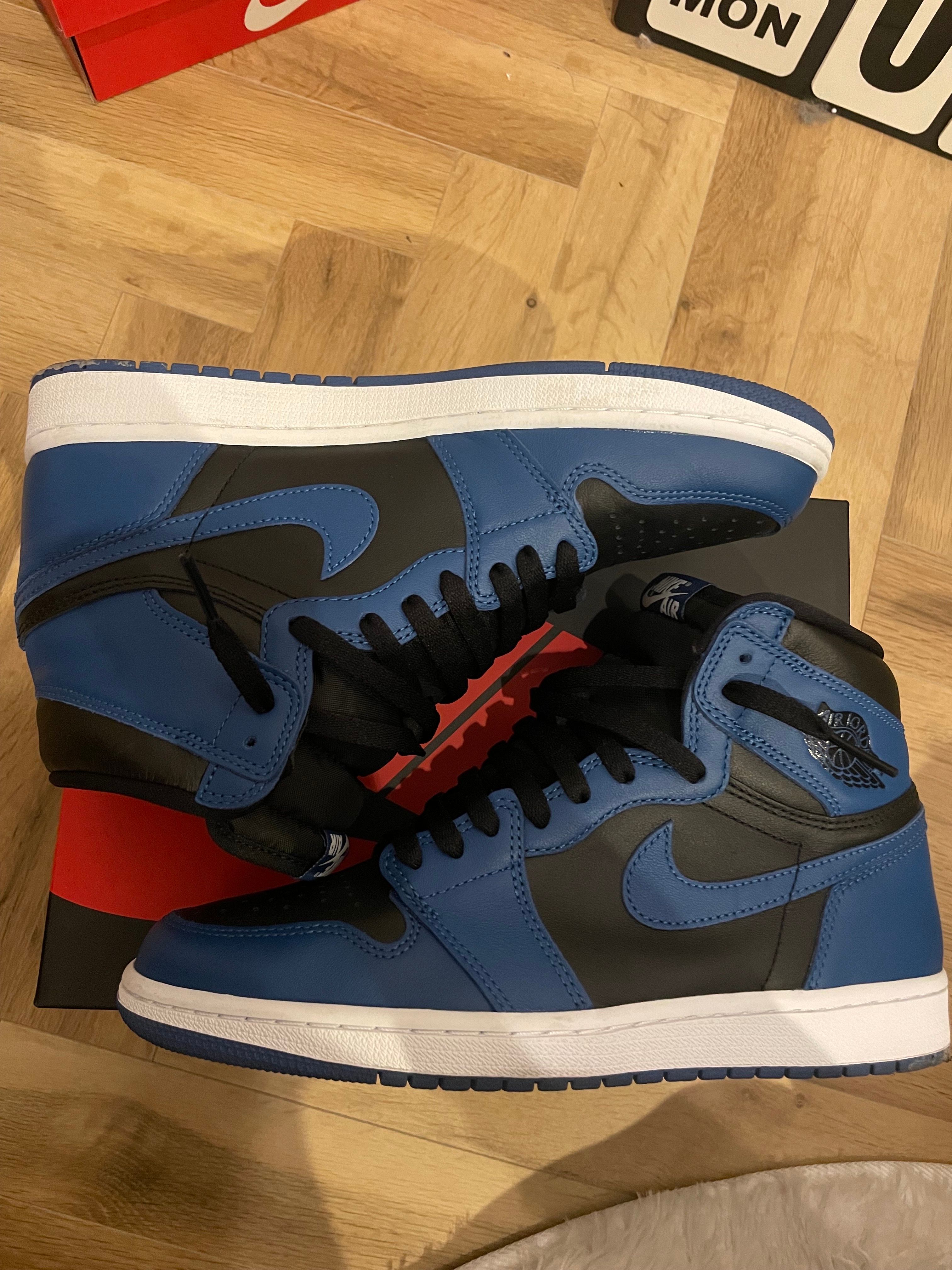 Nike Air Jordan 1 Retro High OG "Dark Marina Blue"