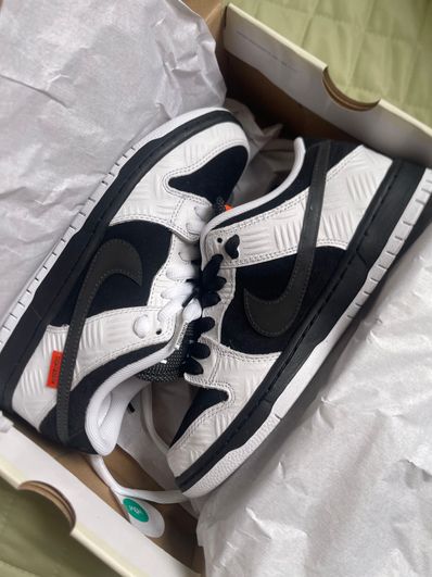 TIGHTBOOTH × Nike SB Dunk Low Pro QS "Black and White"