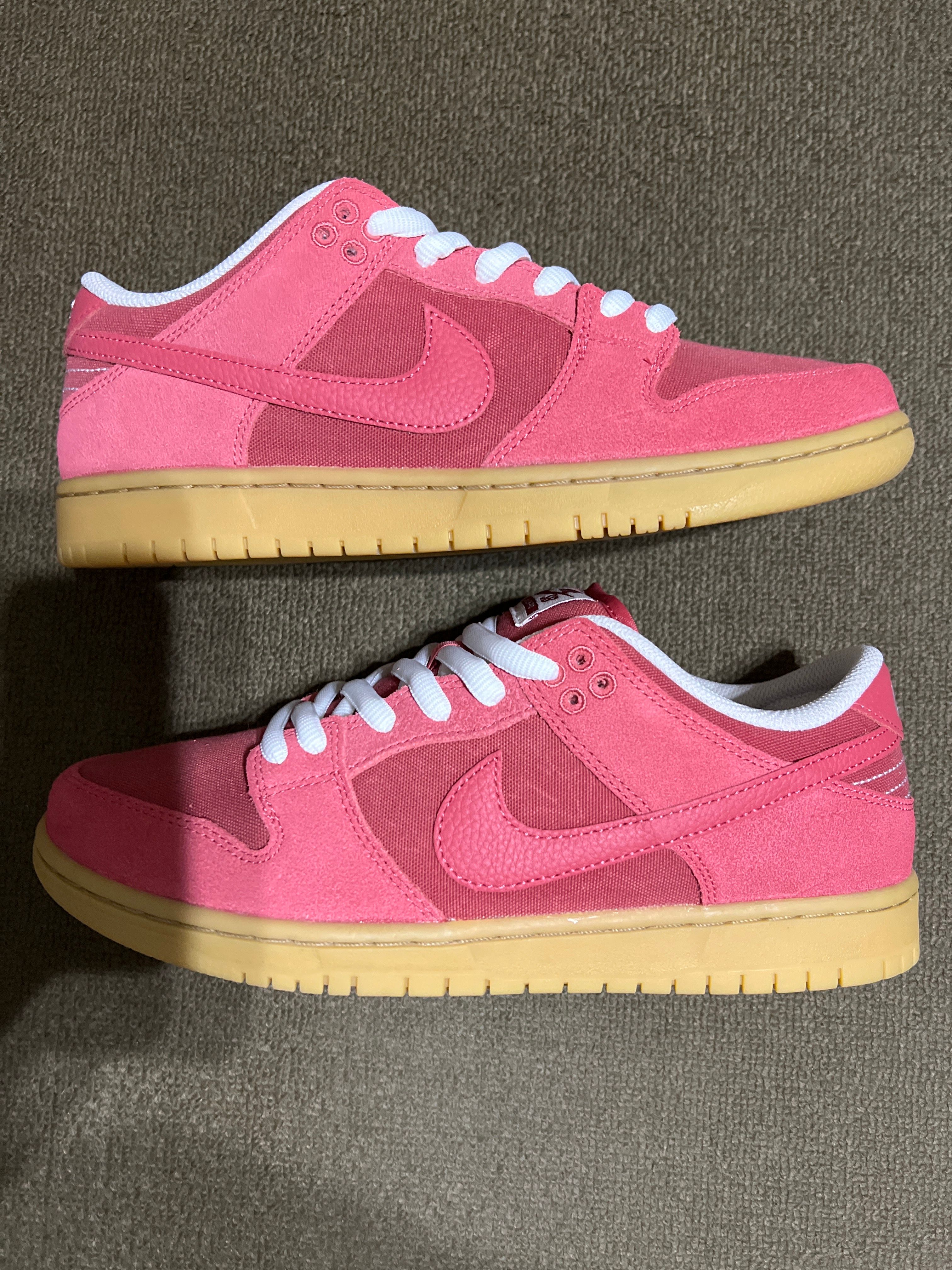 Nike SB Dunk Low "Adobe"