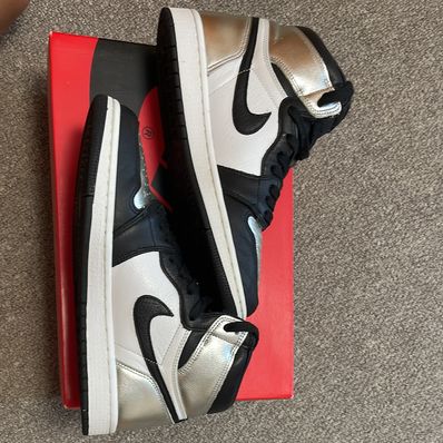 Nike Women's Air Jordan 1 Retro High OG "Silver Toe"