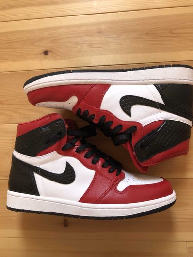 Nike Women's Air Jordan 1 High OG "Satin Red"