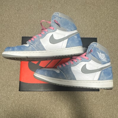 Nike Air Jordan 1 High OG "Hyper Royal"