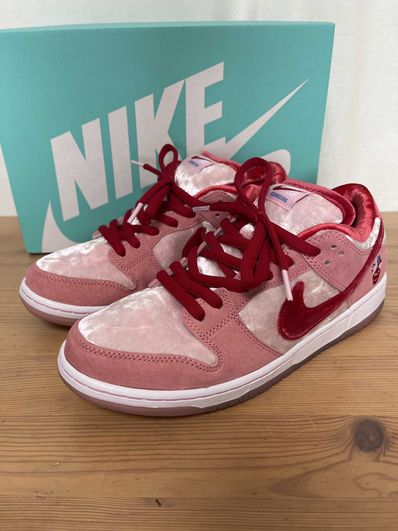 Strangelove × Nike SB Dunk Low "Valentine’s Day"