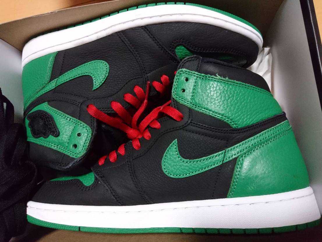 Nike Air Jordan 1 Retro High OG "Black/Pine Green" (2020)