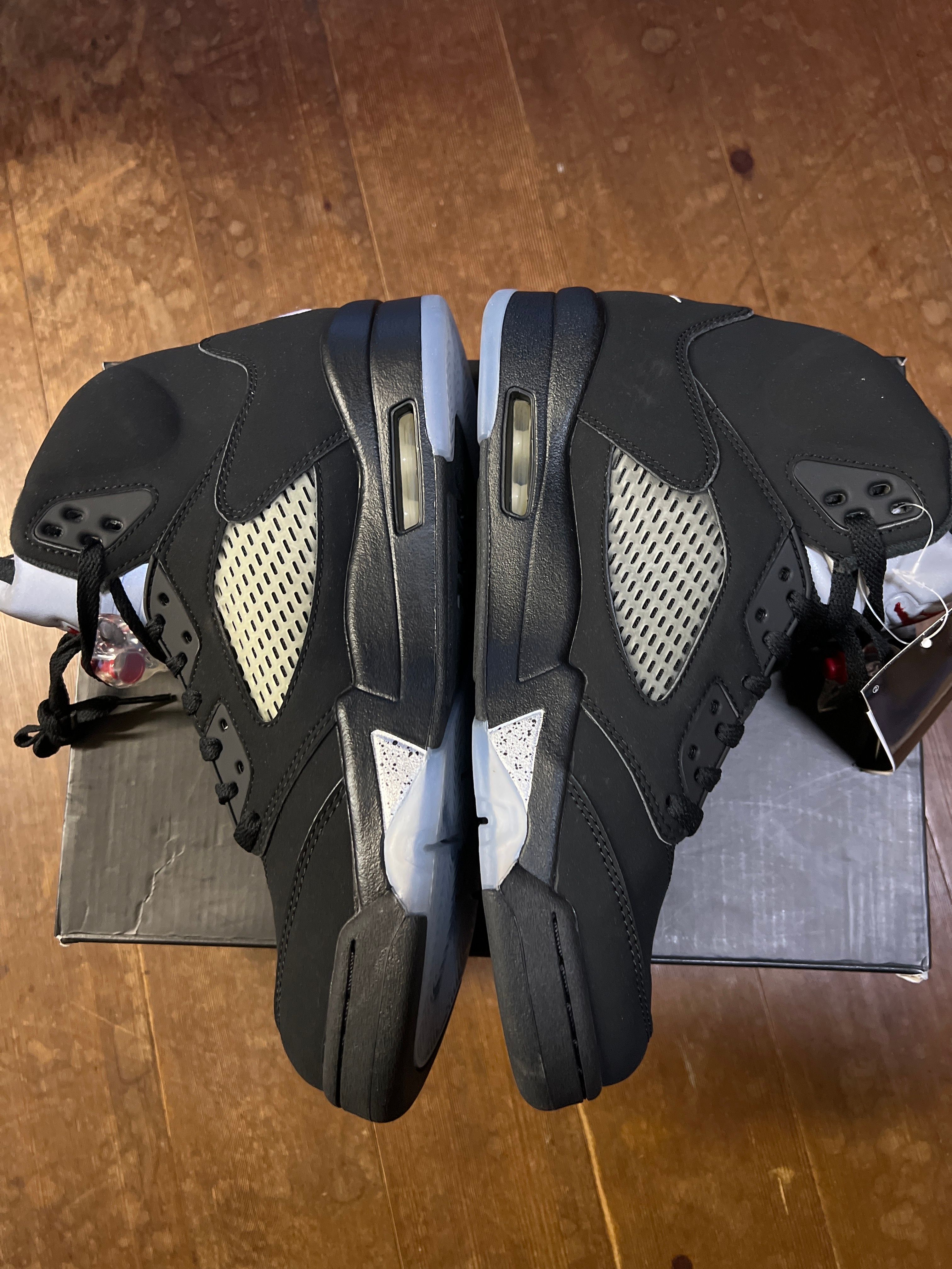 Nike Air Jordan 5 Retro OG "Black/Fire Red/Metallic Silver/White" (2016)