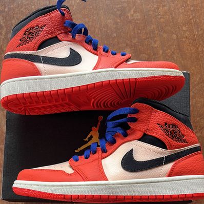Nike Air Jordan 1 Mid "Team Orange Black"