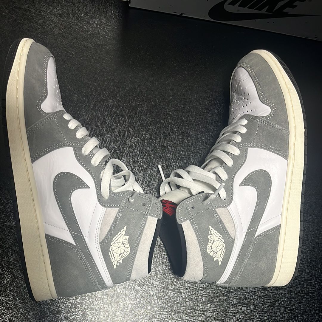 Nike Air Jordan 1 Retro High OG "Black and Smoke Grey"