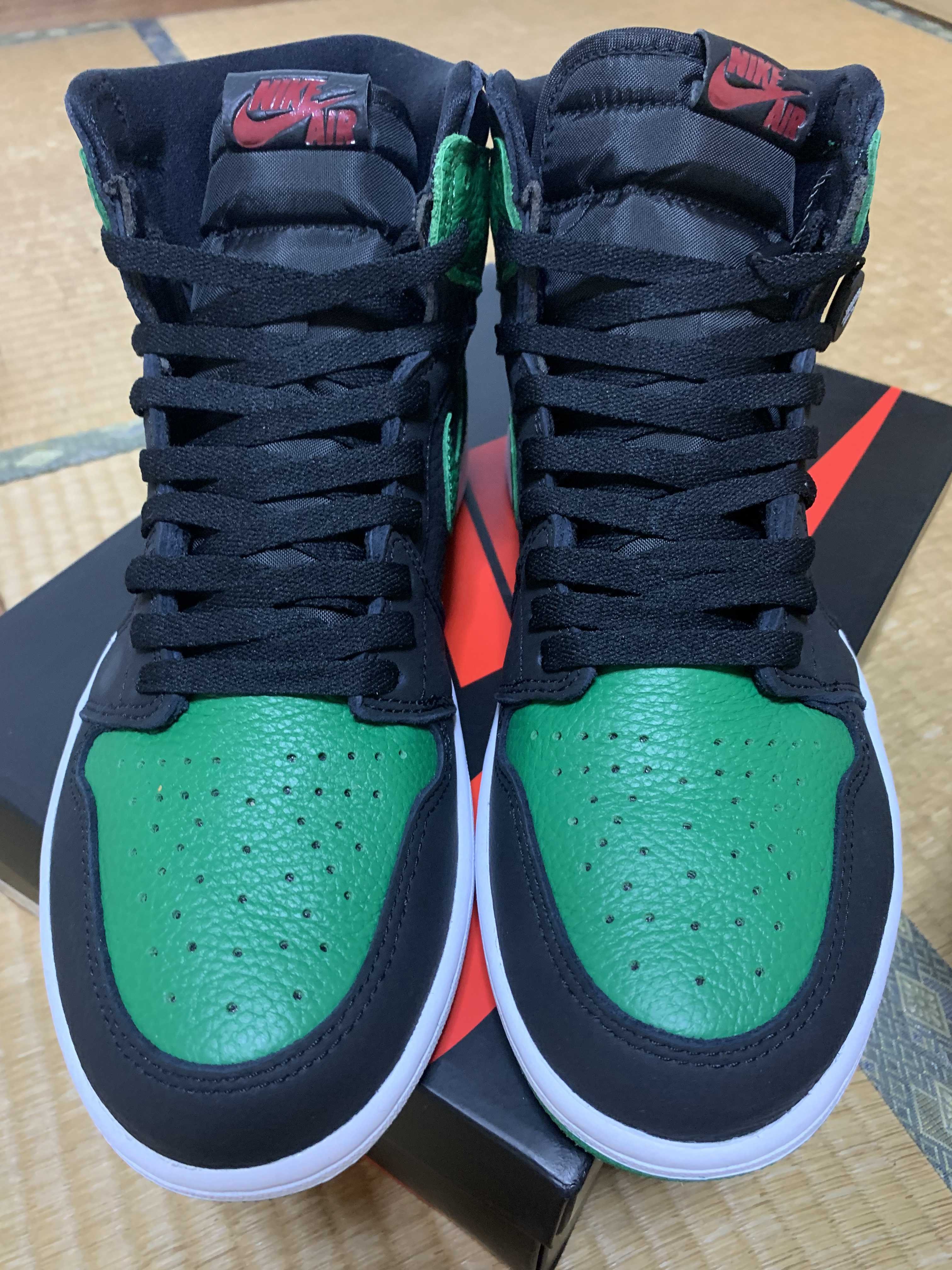 Nike Air Jordan 1 Retro High OG "Black/Pine Green" (2020)