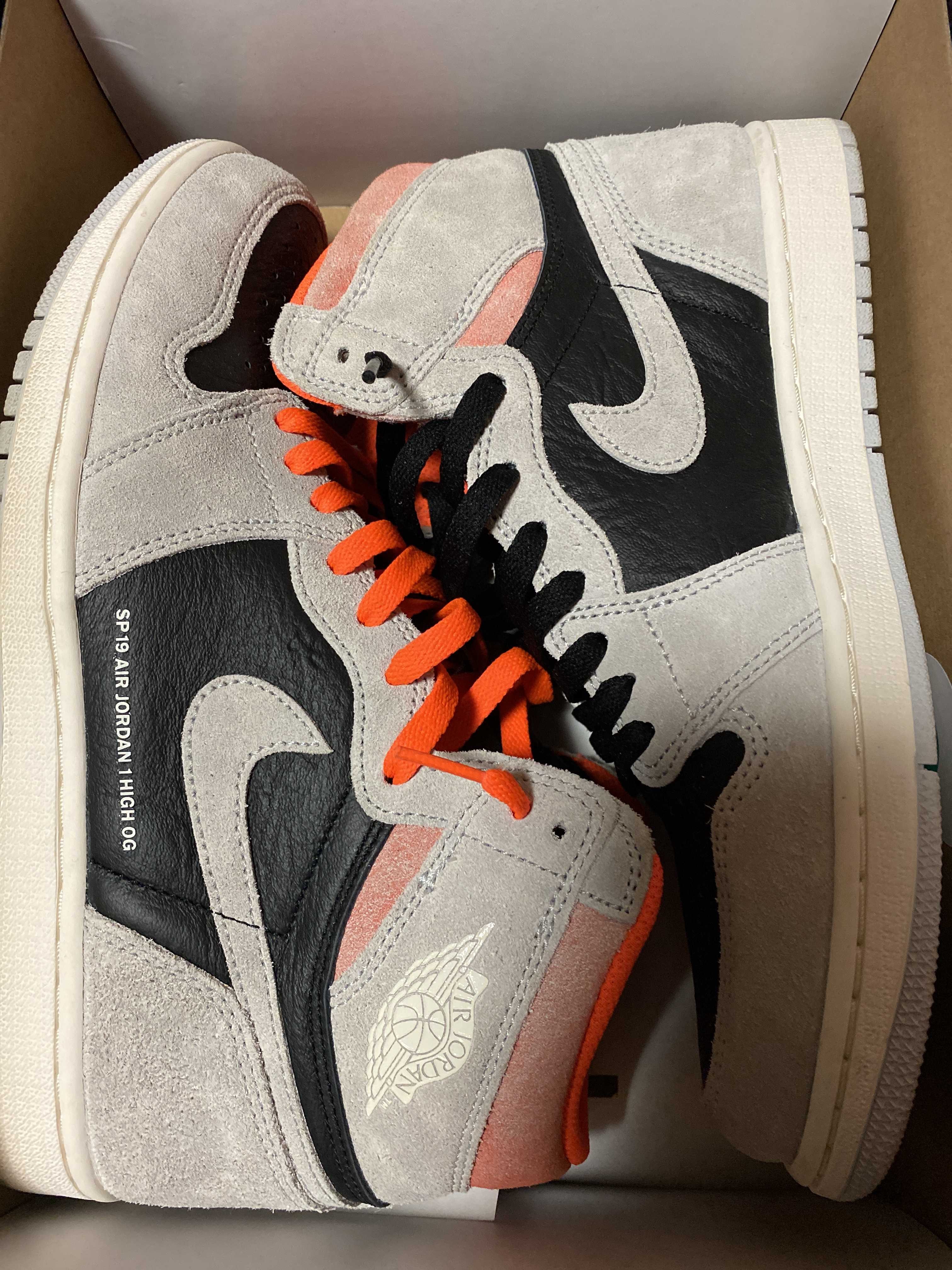 Nike Air Jordan 1 RETRO High OG "Hyper Crimson"