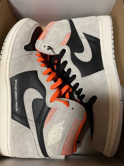 Nike Air Jordan 1 RETRO High OG "Hyper Crimson"
