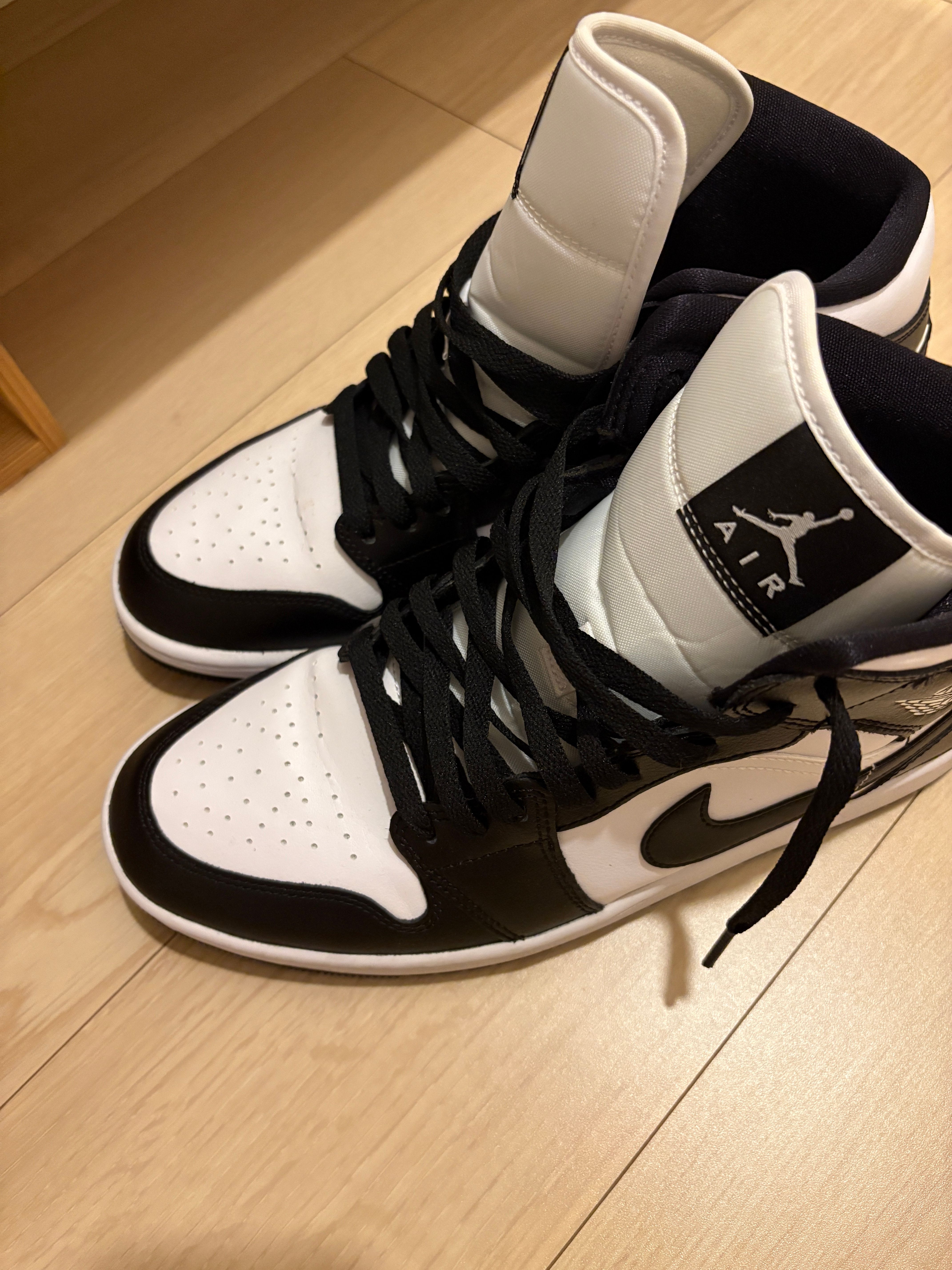 Nike Women's Air Jordan 1 Mid "Black/White"