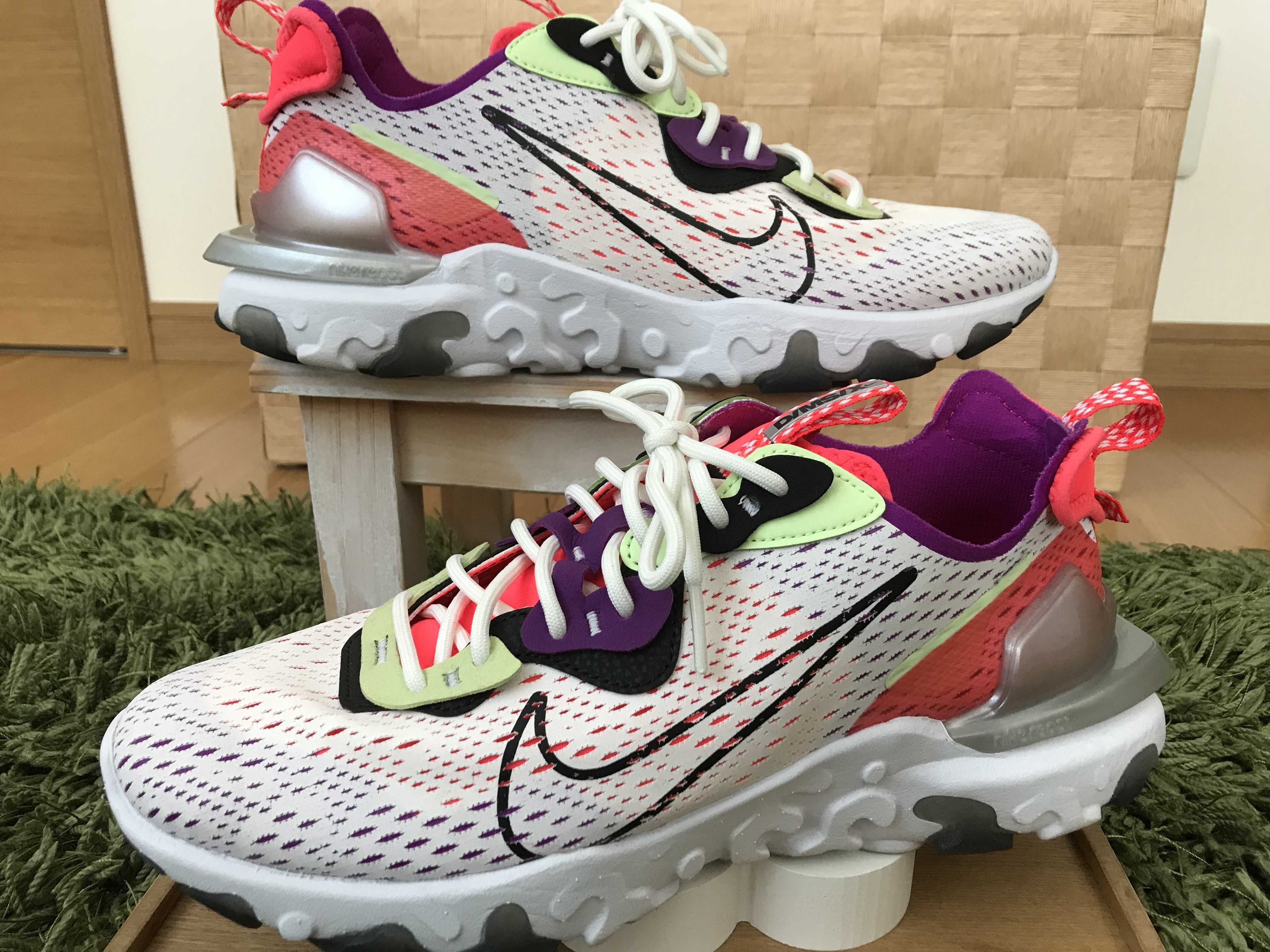 ナイキ リアクト ビジョン "デザートオアシス"