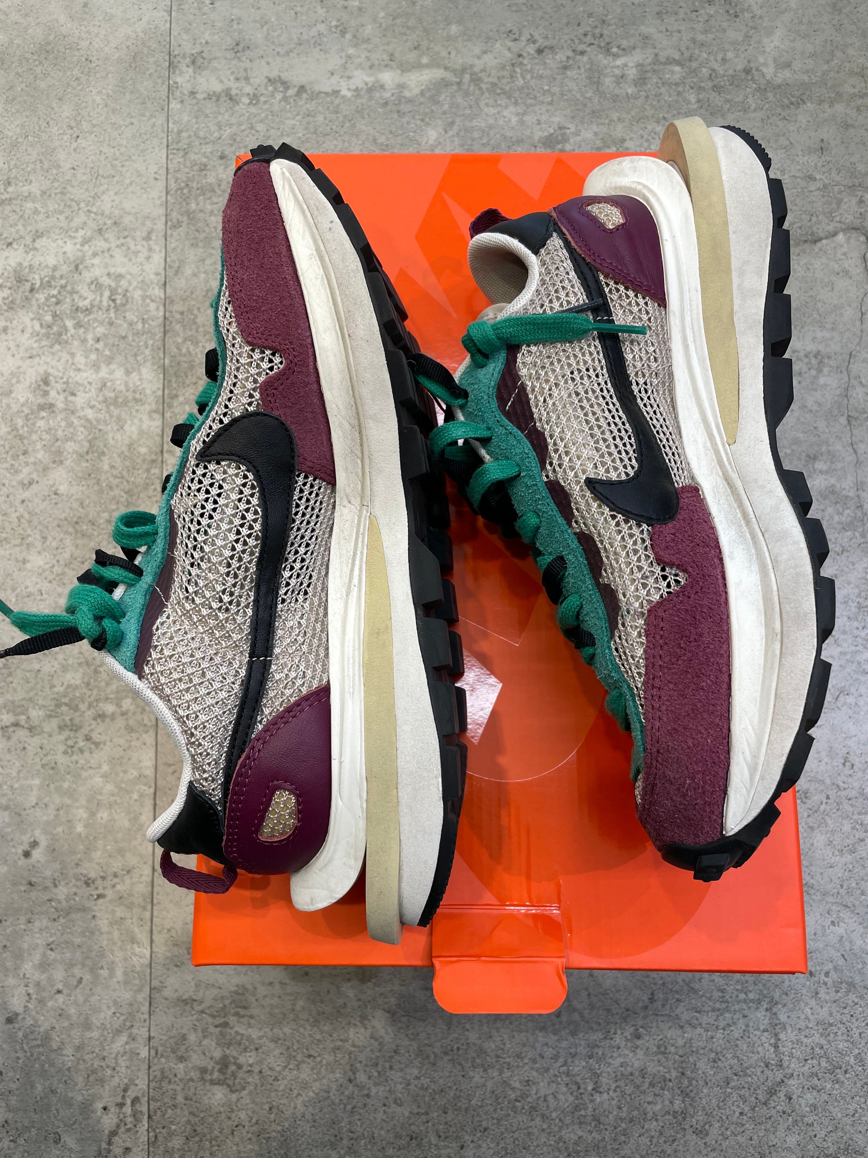 sacai × Nike Vapor Waffle "String/Red/Green"