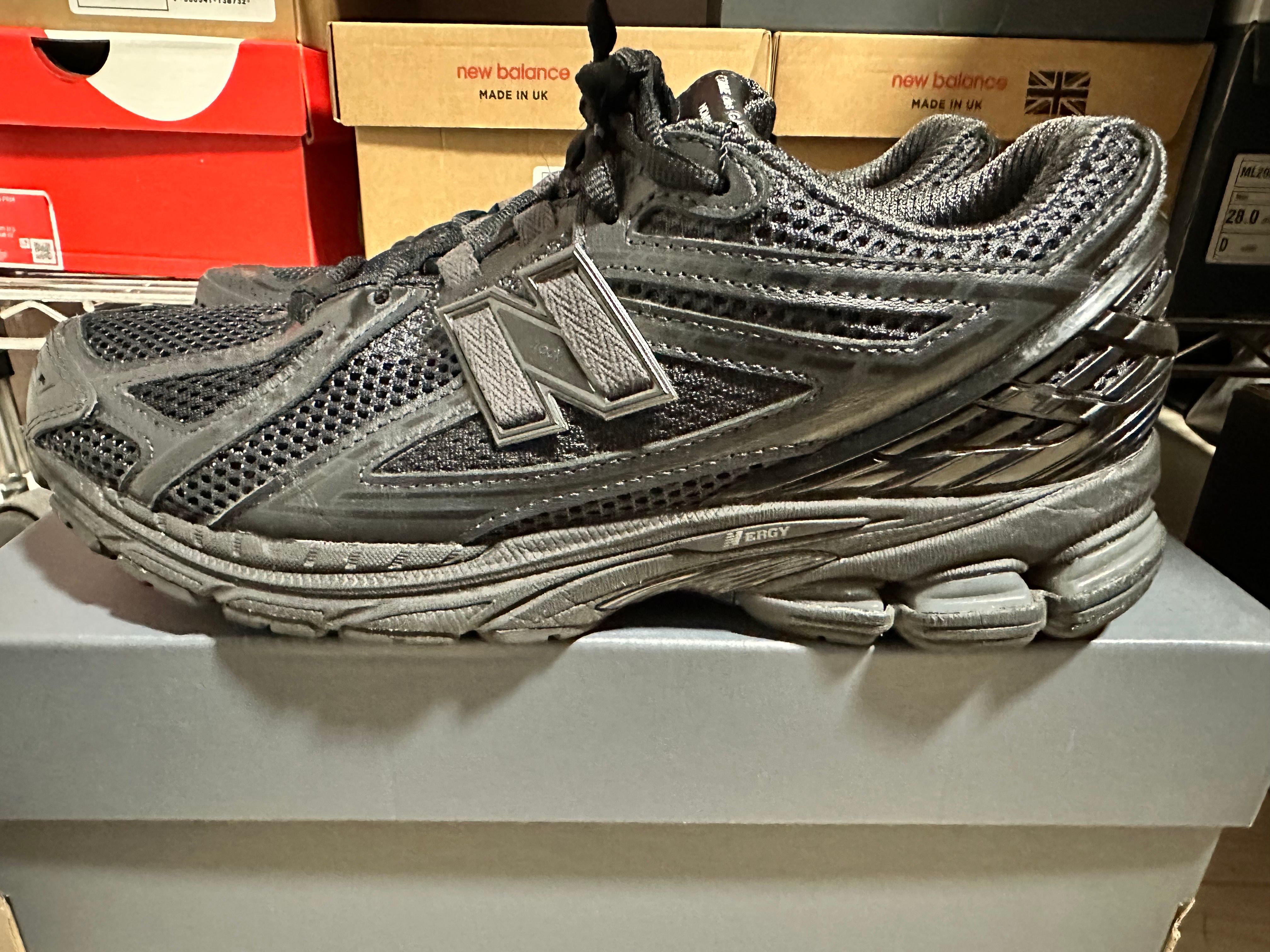 COMME des GARCONS HOMME × New Balance 1906R "Black"