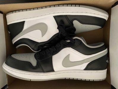 NIKE AIR JORDAN 1 LOW "BLACK/LIGHT SMOKE GREY"