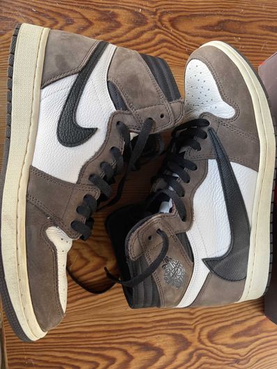 Travis Scott × Nike Air Jordan 1 Retro High OG TS SP "Sail/Dark Mocha"
