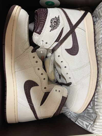 A Ma Maniere × Nike Air Jordan 1 Retro High OG "Sail and Burgundy"