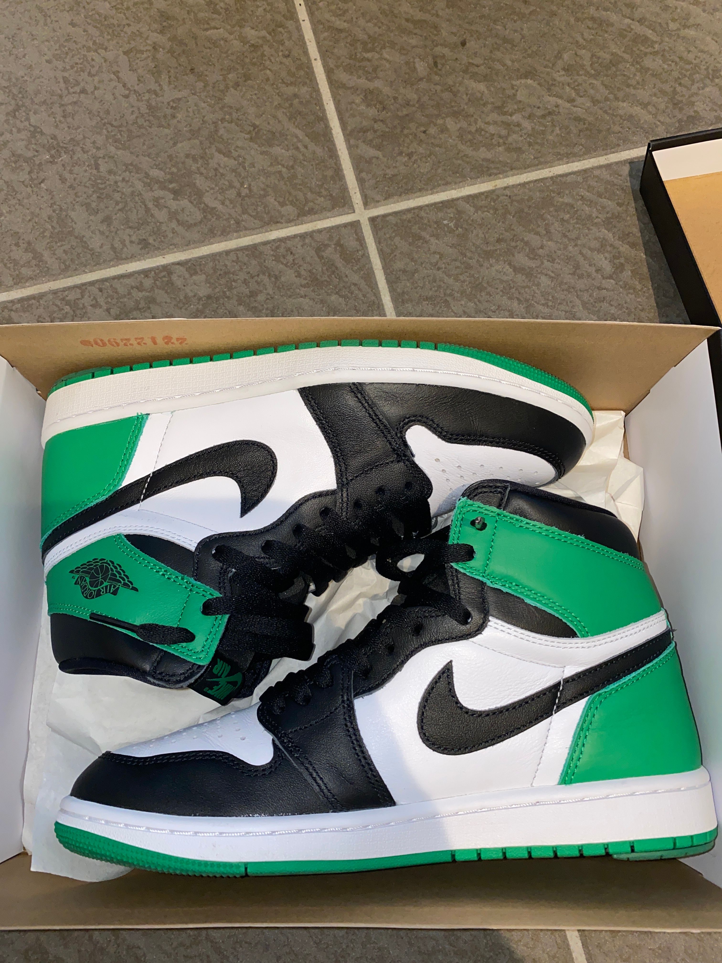 Nike Air Jordan 1 Retro High OG "Celtics/Black and Lucky Green" (2023)