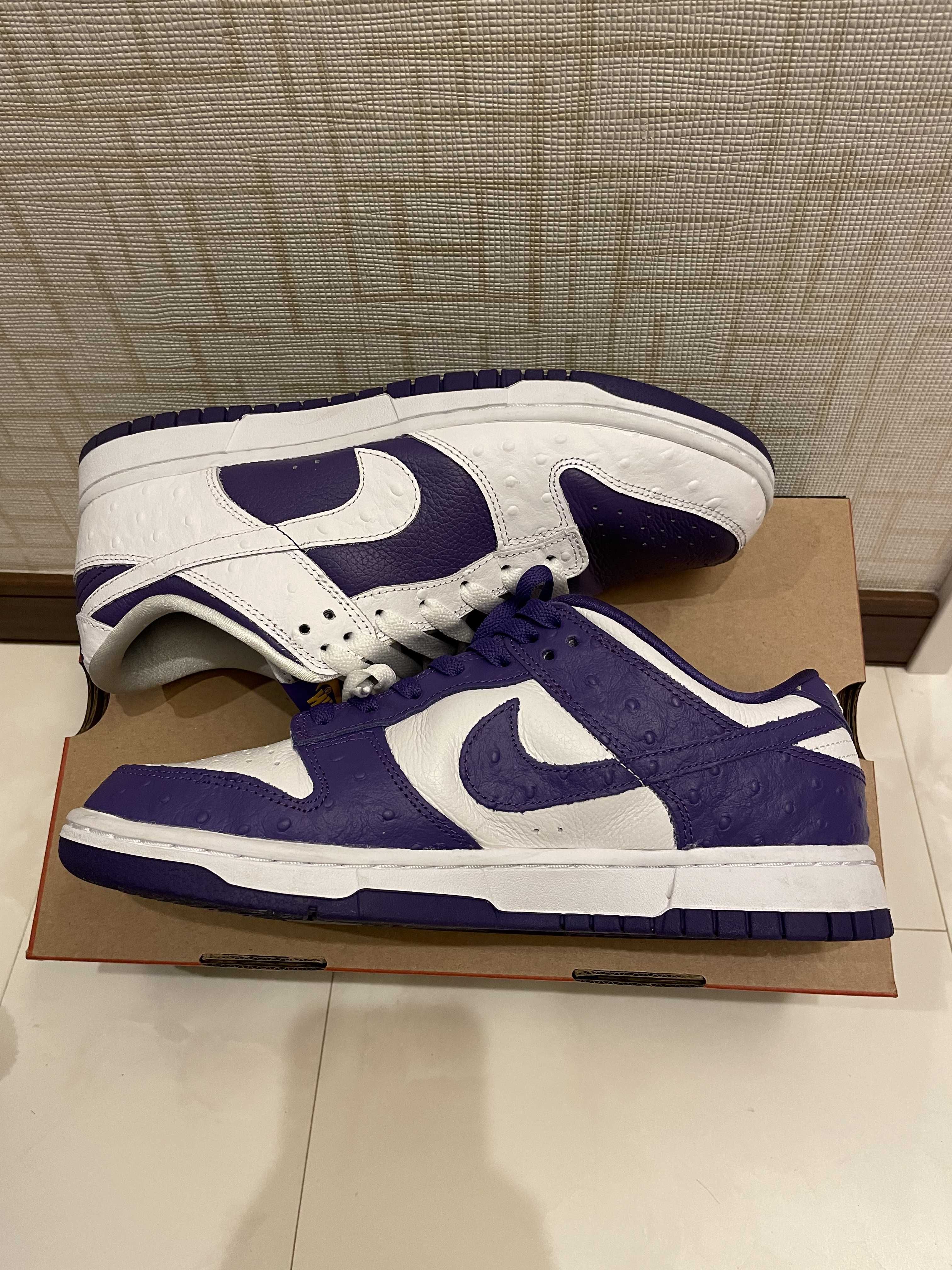 Nike Women's Dunk Low "Made You Look"