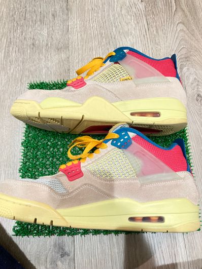 UNION × Nike Air Jordan 4 SP "Guava Ice/Light Fusion Red"