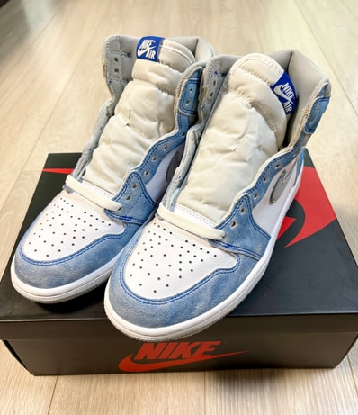 Nike Air Jordan 1 High OG "Hyper Royal"