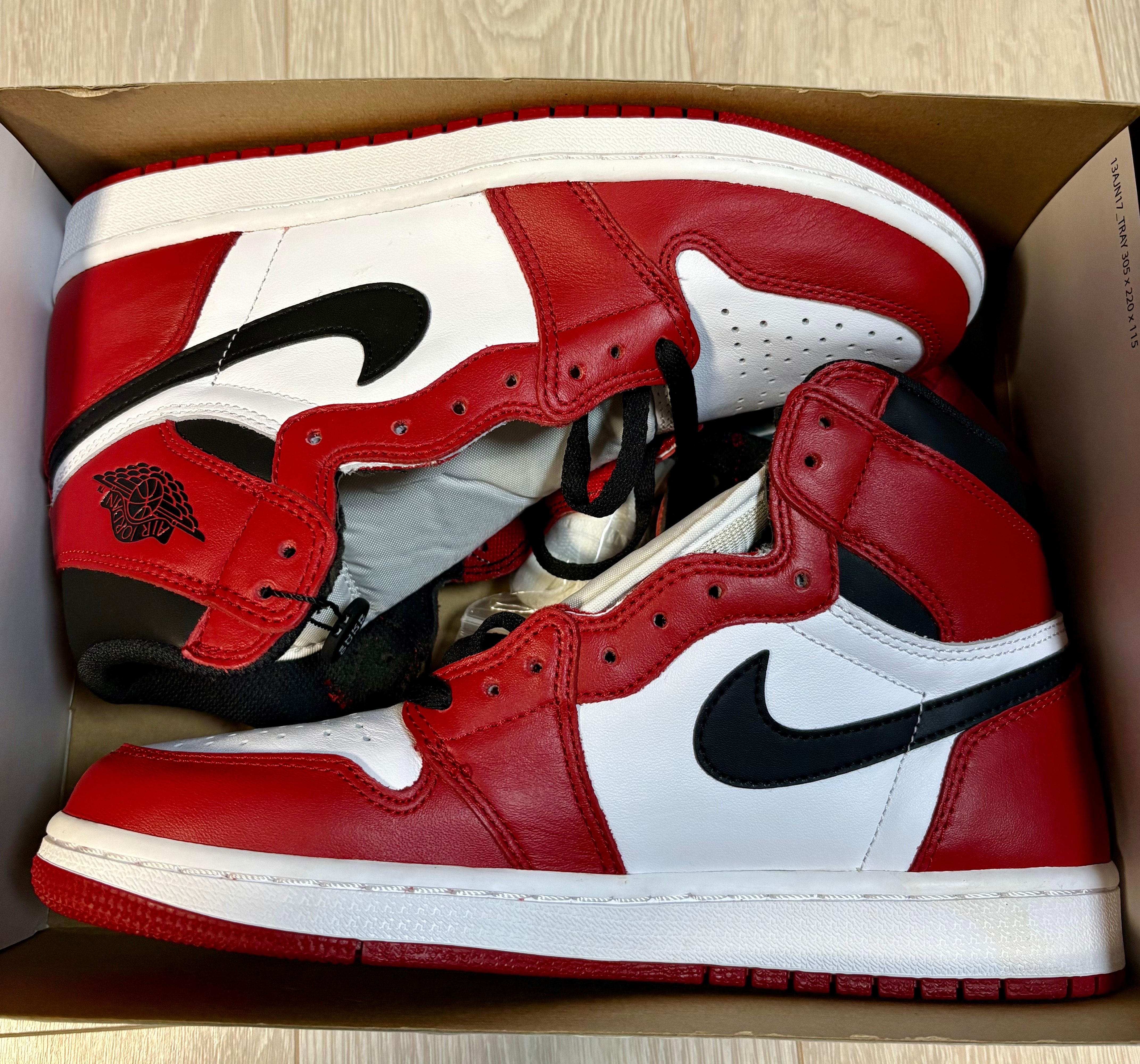 Nike Air Jordan 1 Retro High "Chicago" (2015)