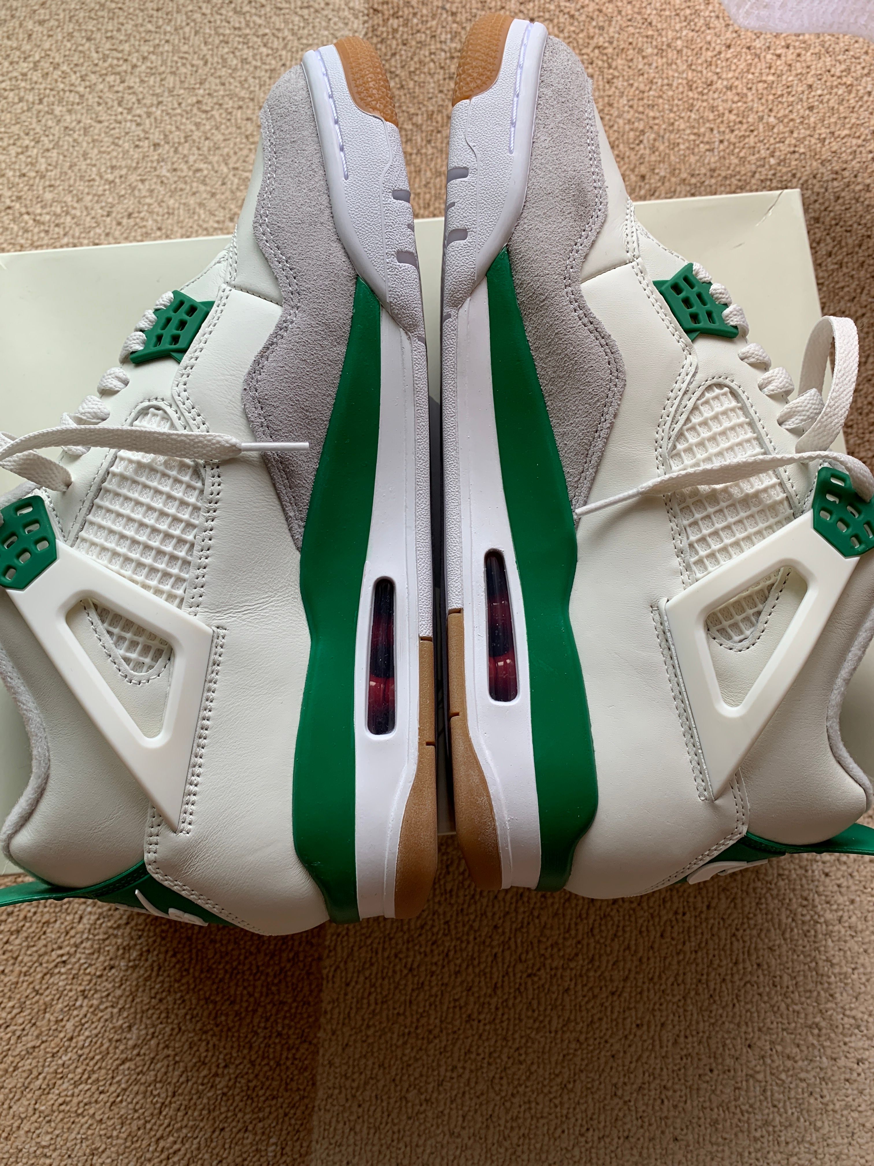 Nike SB × Air Jordan 4 Retro SP "Pine Green"