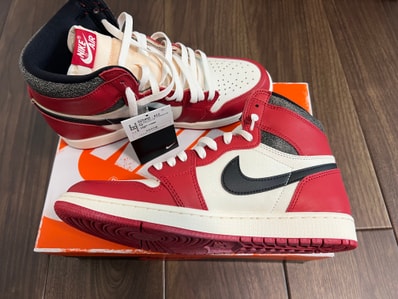 Nike Air Jordan 1 High OG "Lost & Found/Chicago"
