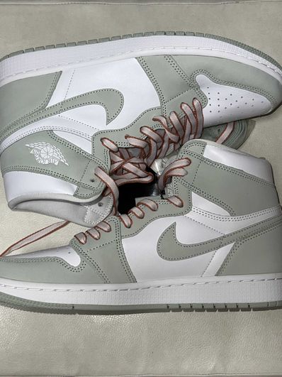 Nike Women's Air Jordan 1 High OG "Seafoam"