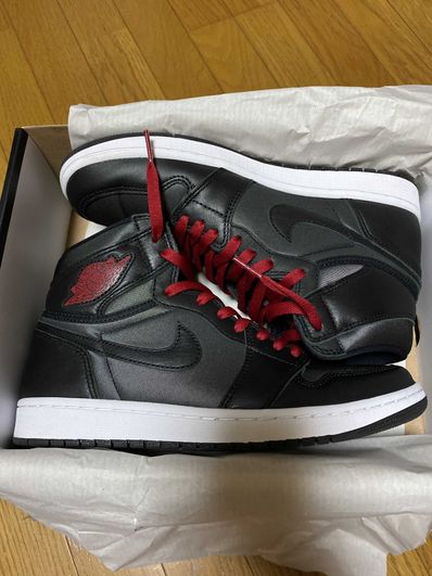 Nike Air Jordan 1 Retro High OG "Black/Metallic Silver/Gym Red"