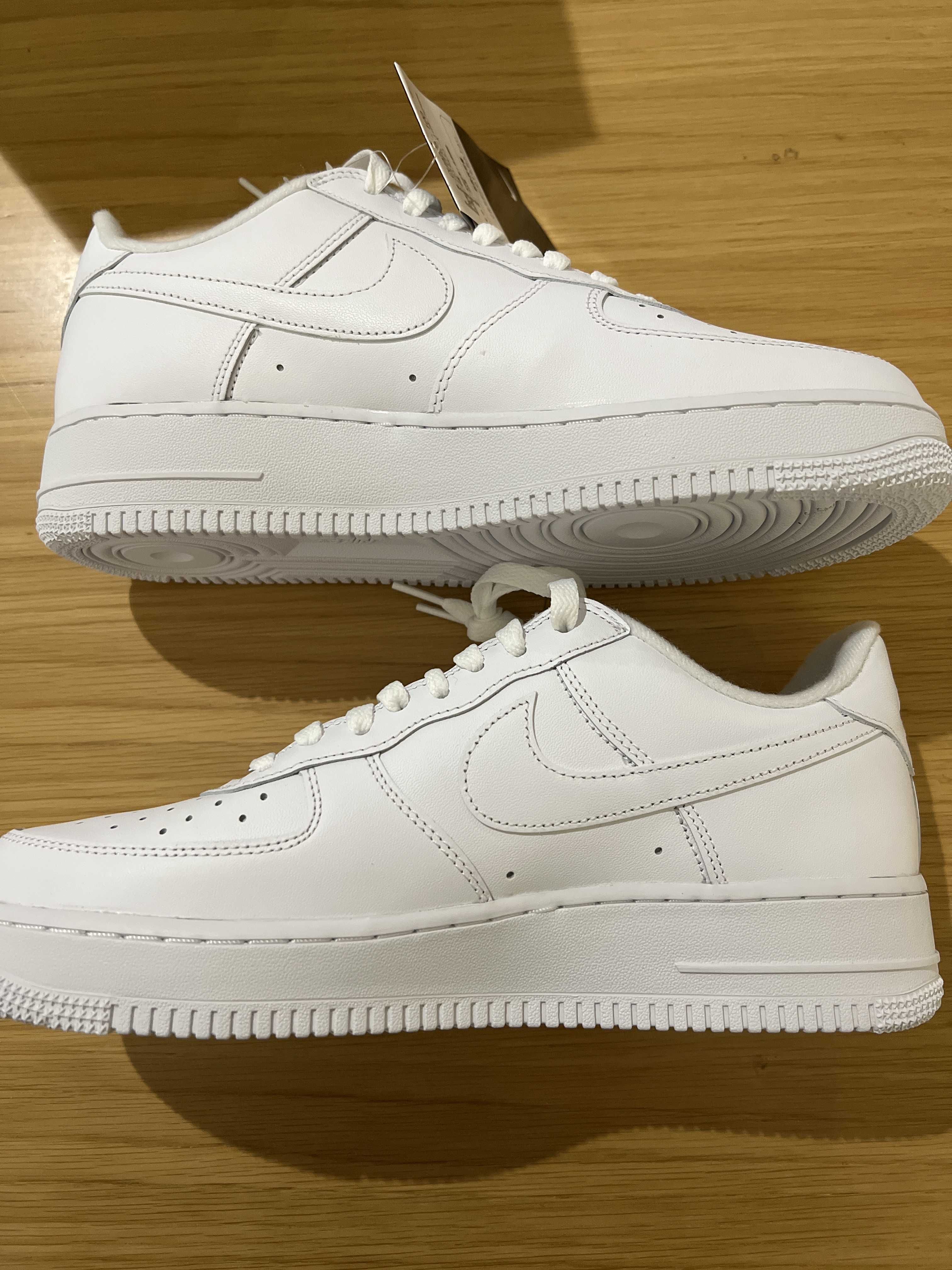 Supreme × Nike Air Force 1 Low "White"