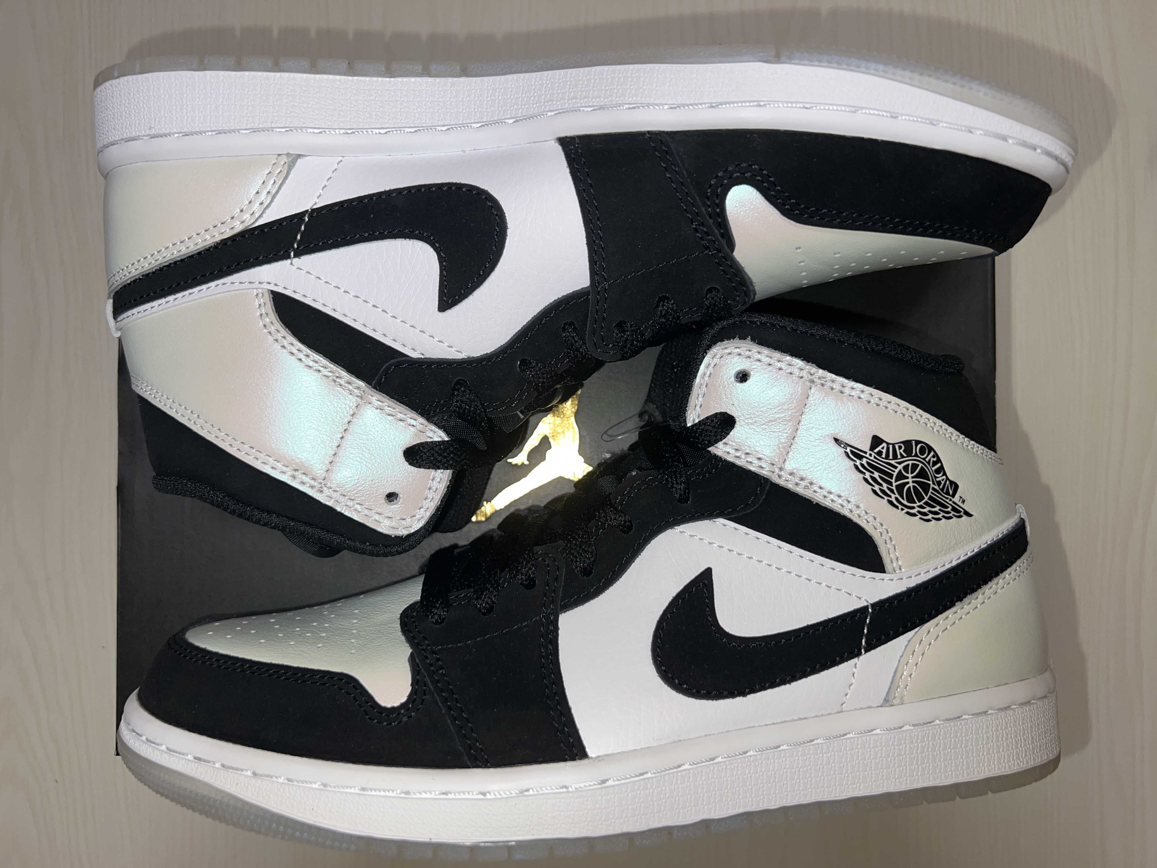 Nike Air Jordan 1 Mid "Omega/Black/White"