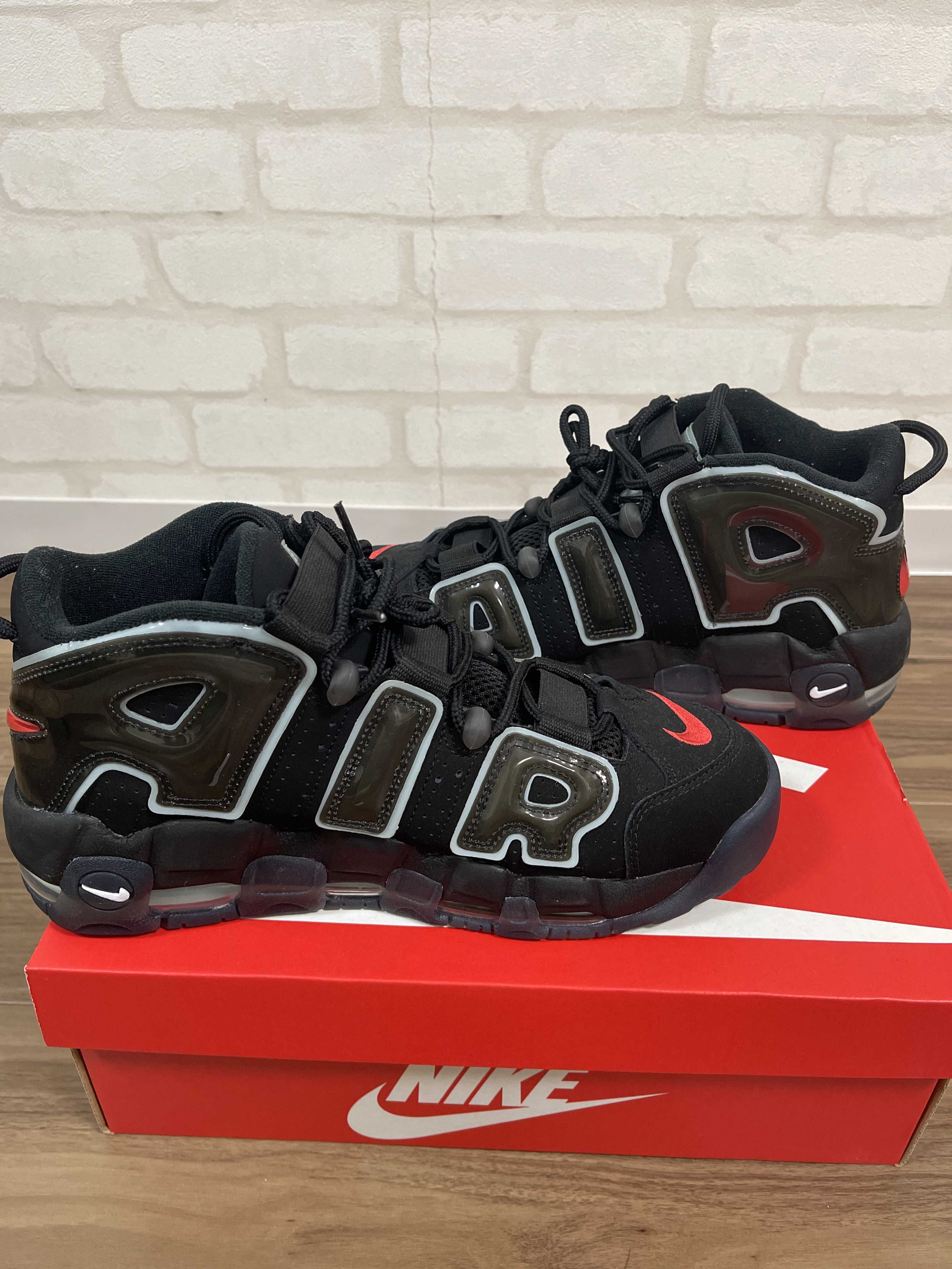 Nike Air More Uptempo "Made You Look"