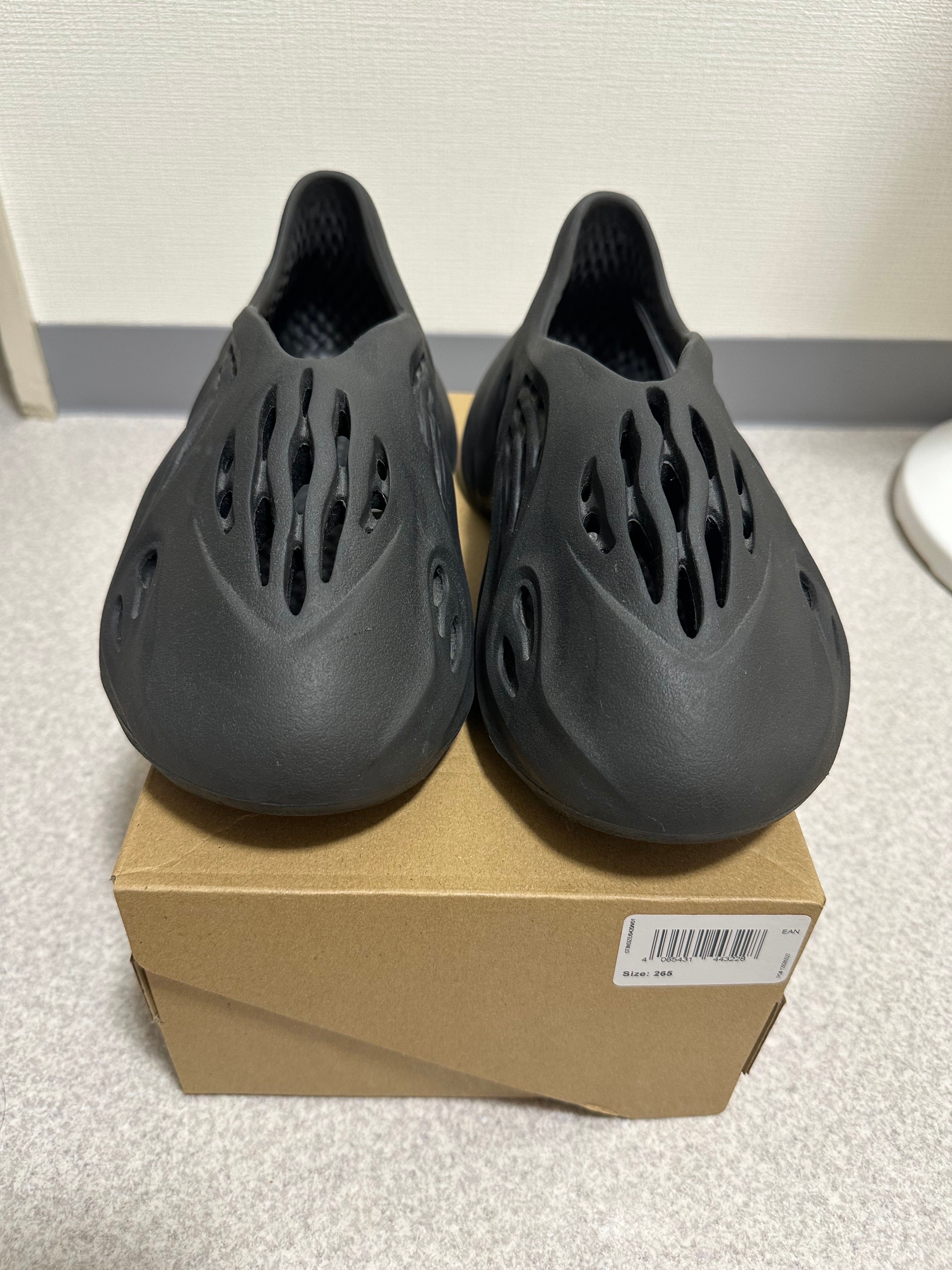 adidas YEEZY Foam Runner "Onyx"