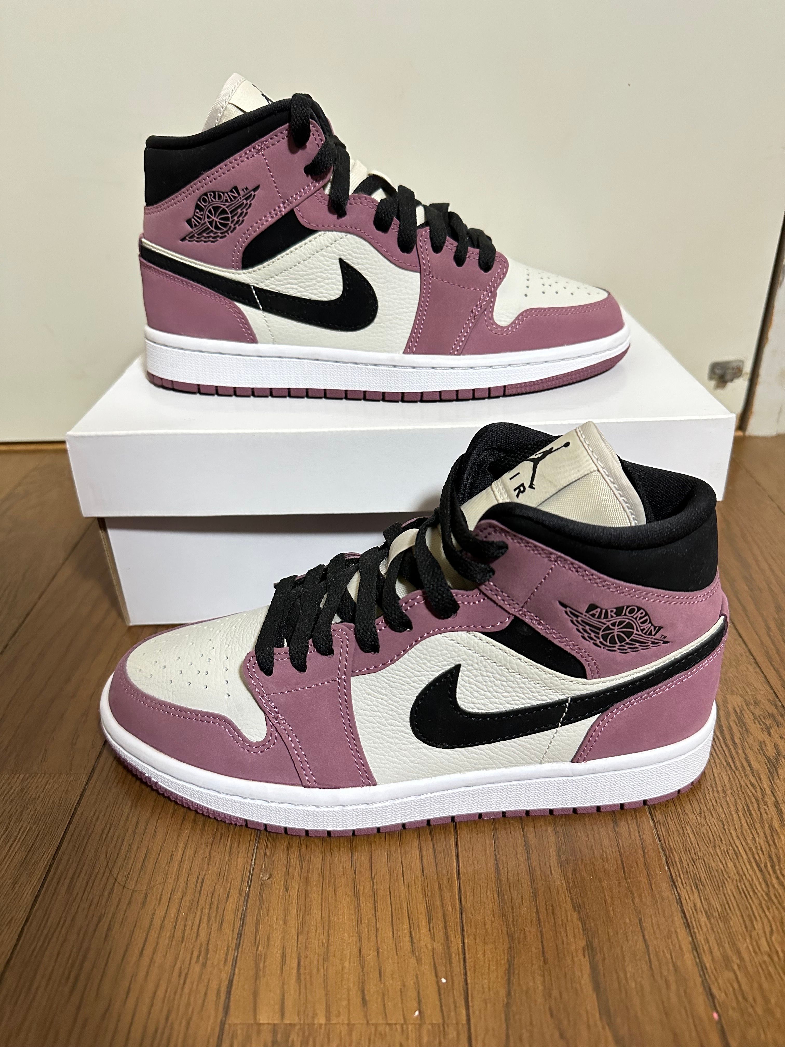 Nike Women's Air Jordan 1 Mid "Berry Pink"