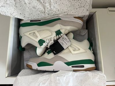 Nike SB × Air Jordan 4 Retro SP "Pine Green"