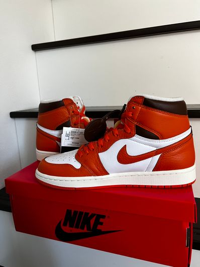 Nike Women's Air Jordan 1 High OG "Starfish"