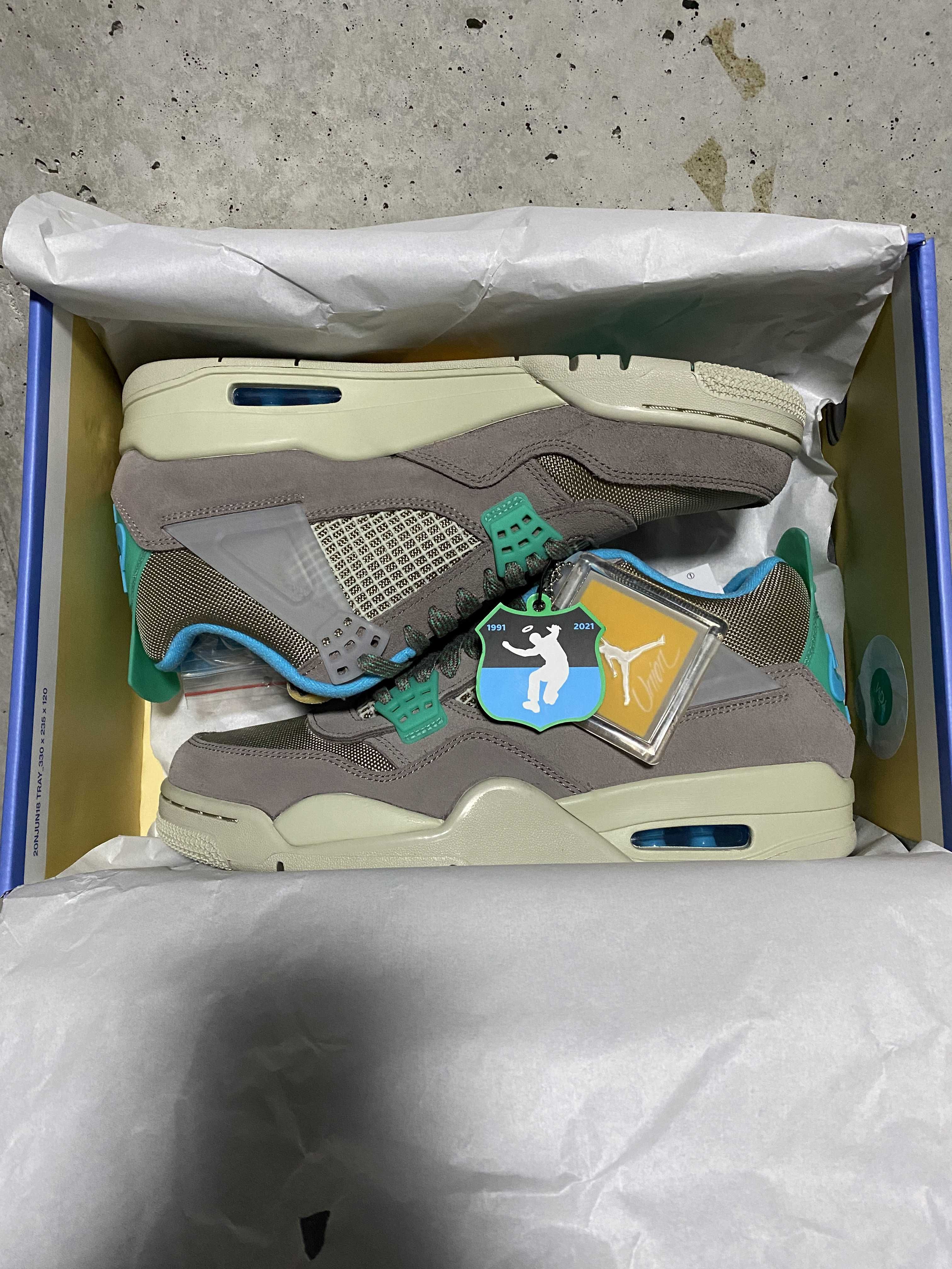 UNION × NIKE AIR JORDAN 4 SP "TAUPE HAZE"