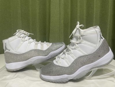 NIKE Women's AIR JORDAN 11 "METALLIC SILVER"