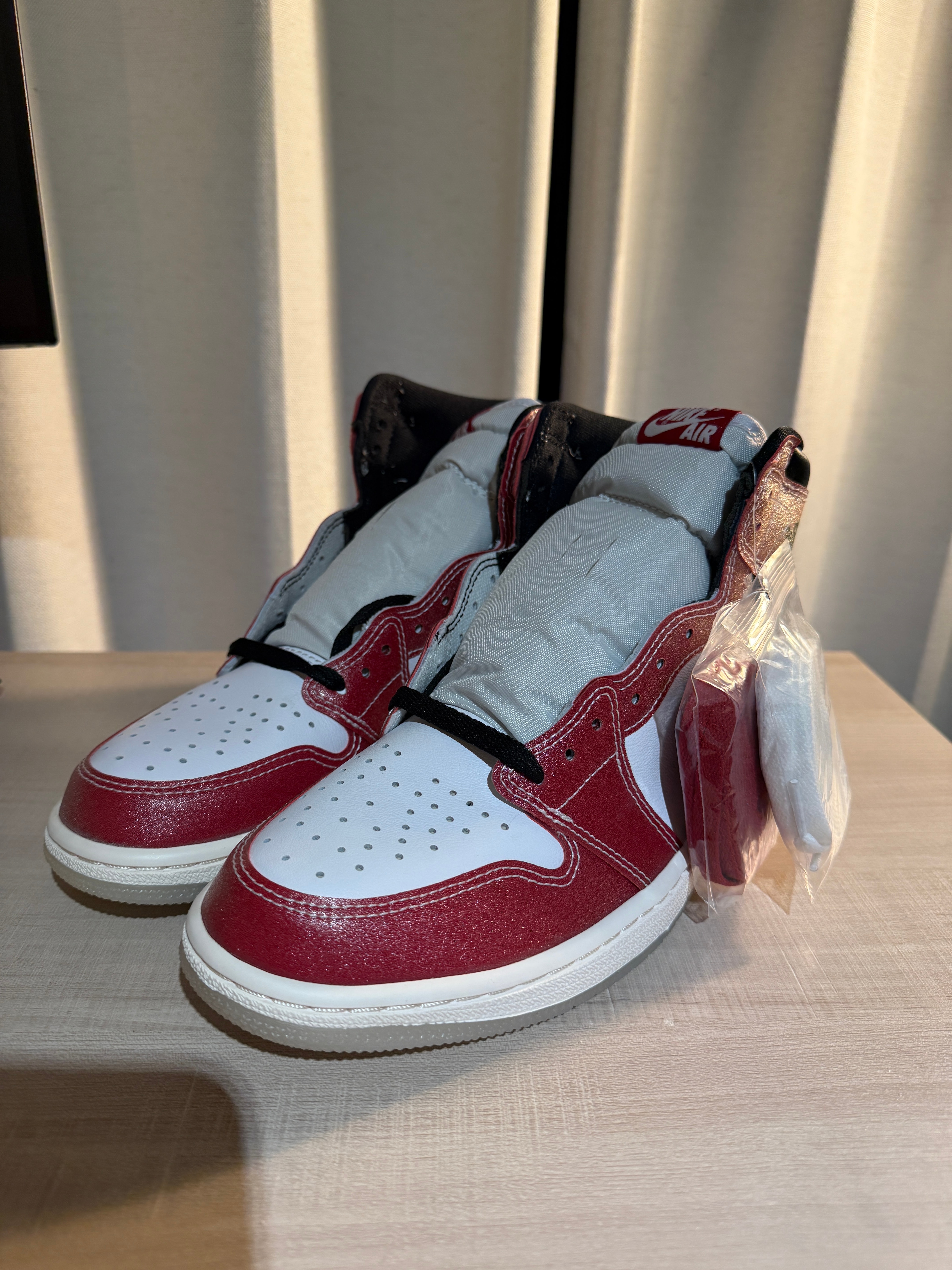 Trophy Room × Nike Air Jordan 1 Retro High "Chicago" (Friends and Family) (Blue Laces)