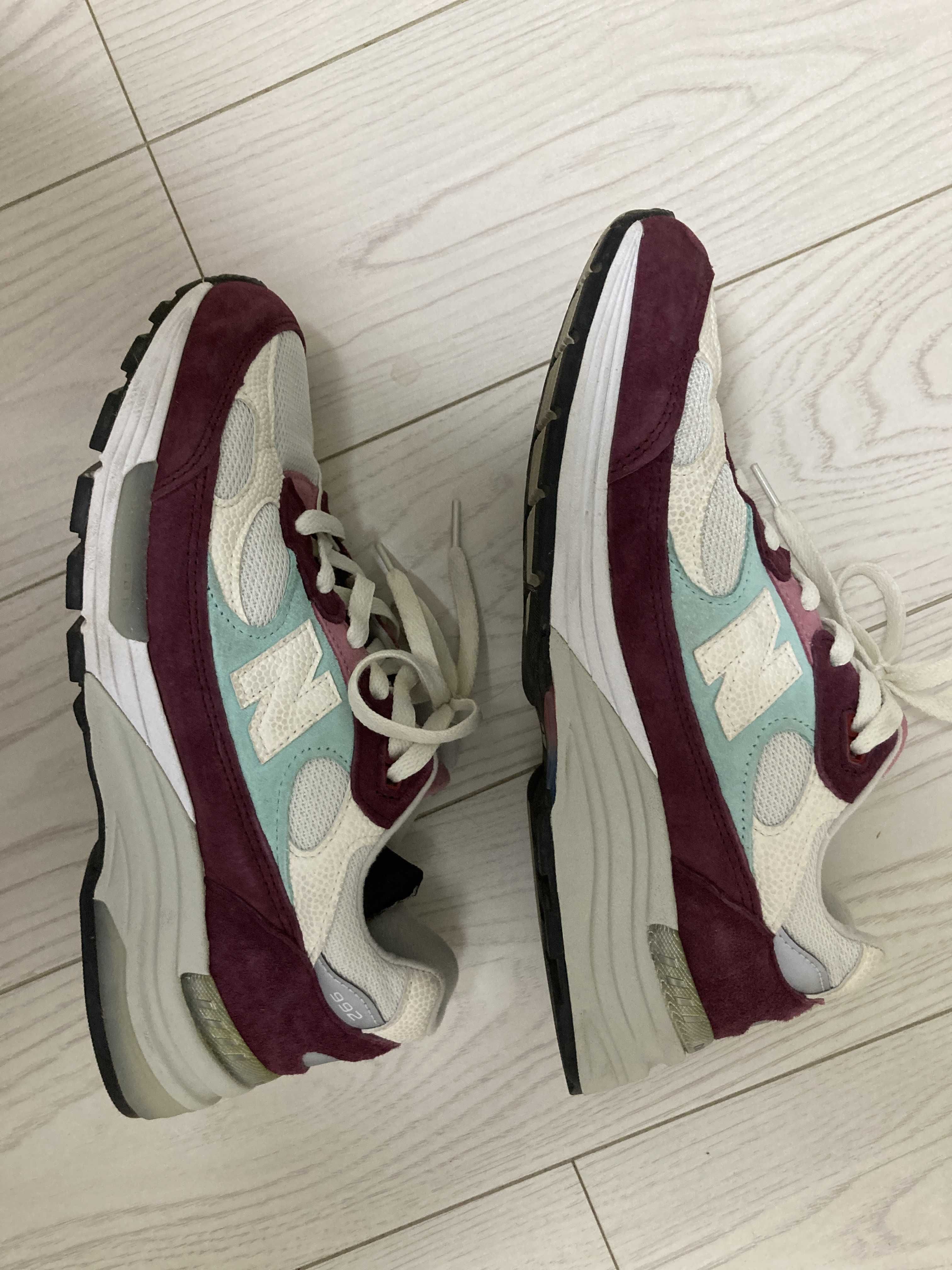 KITH × New Balance 992 Kithmas "Burgundy/White"