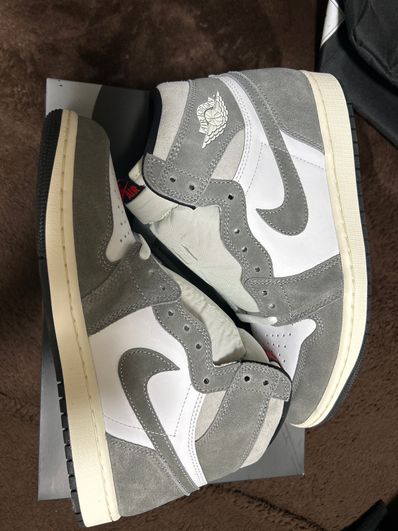 Nike Air Jordan 1 Retro High OG "Black and Smoke Grey"