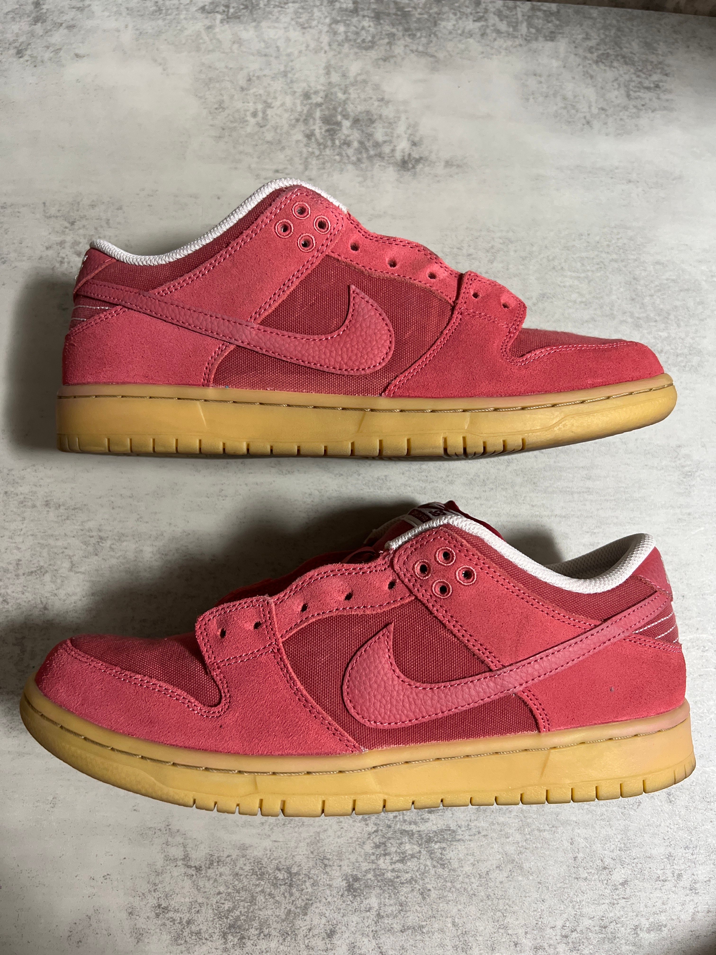 Nike SB Dunk Low "Adobe"