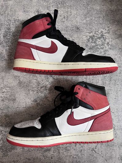 NIKE AIR JORDAN 1 RETRO HIGH "TRACK RED"