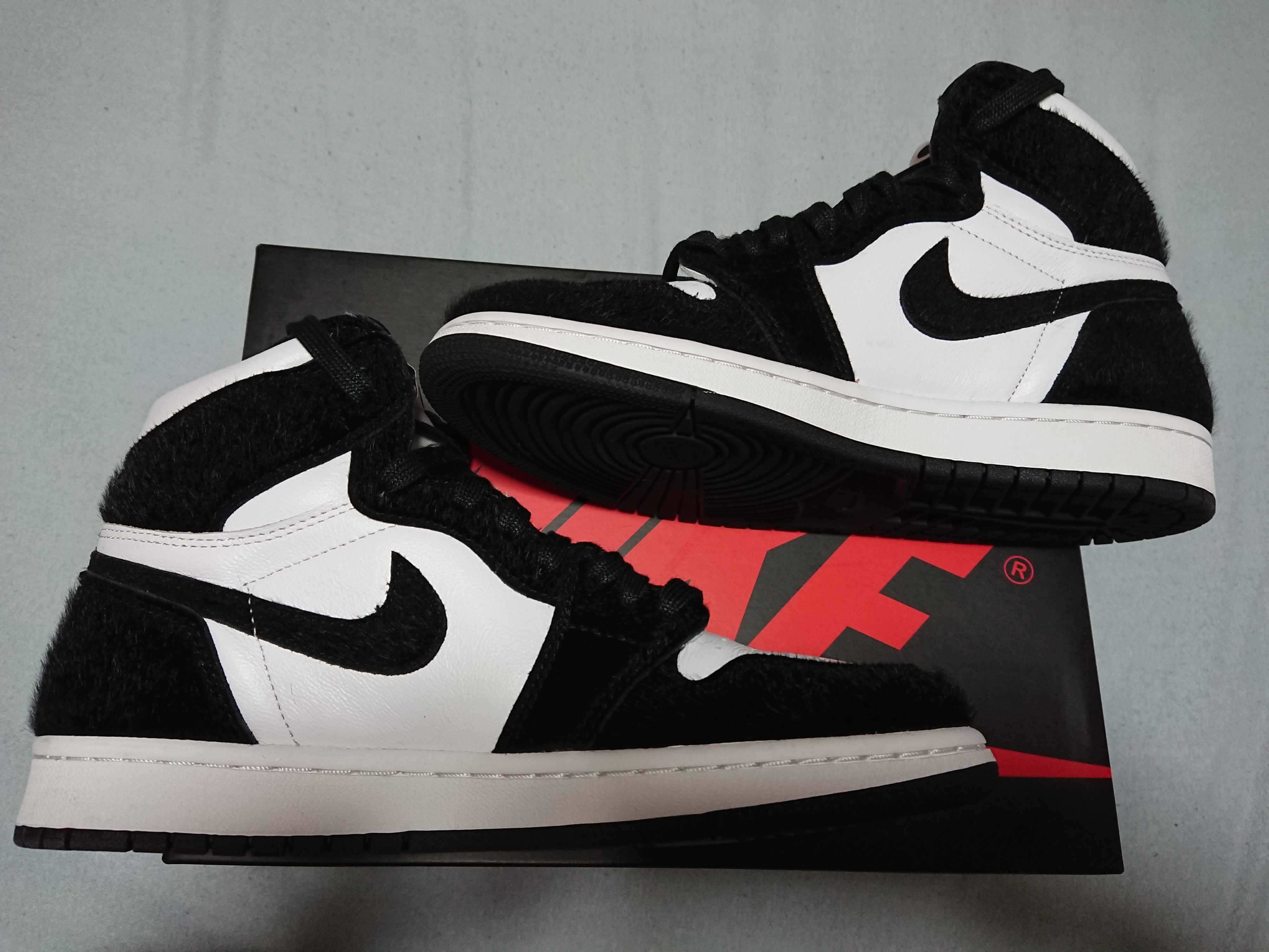 Nike Women's Air Jordan 1 Retro High OG "Black/White"
