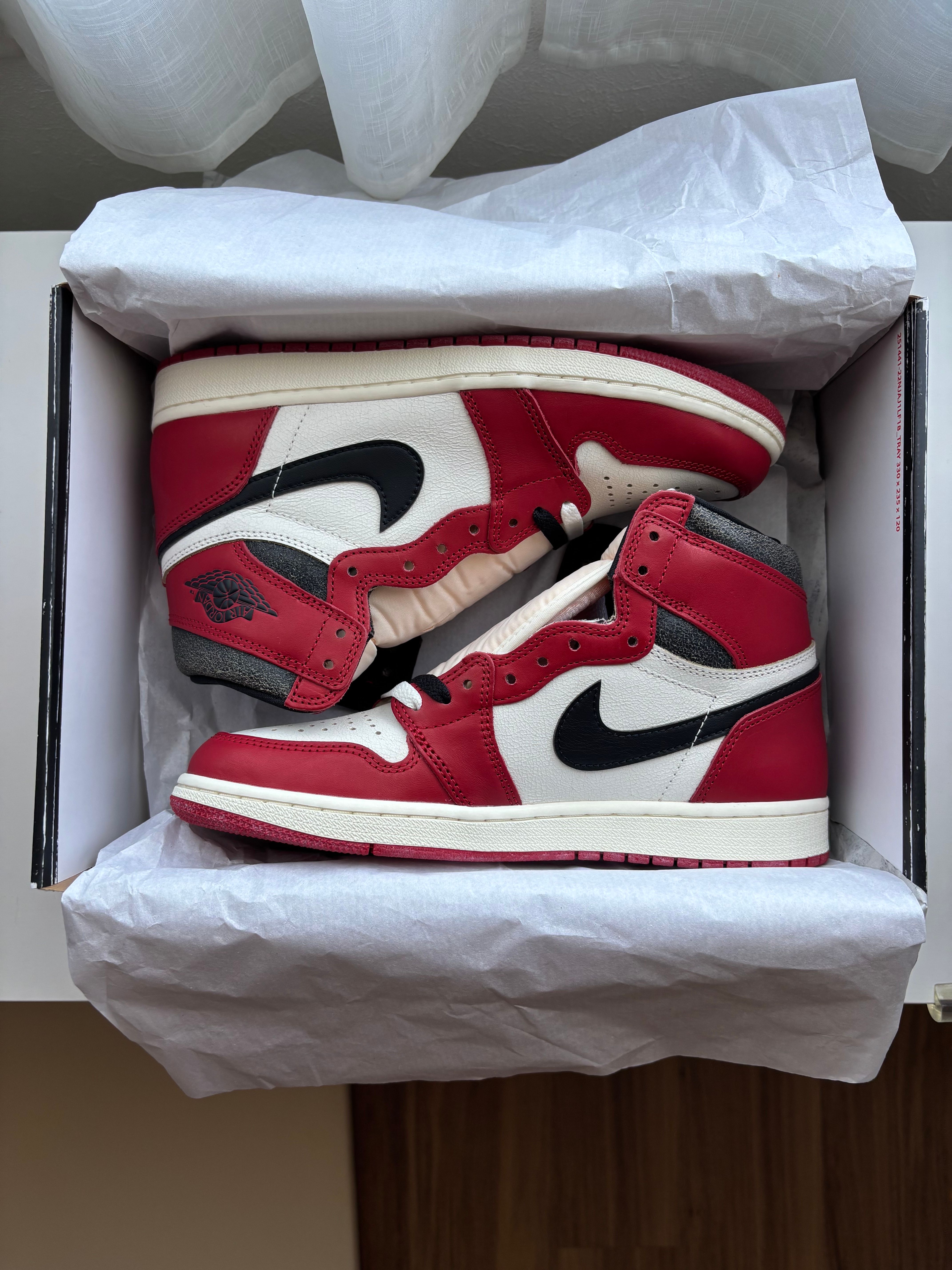 Nike Air Jordan 1 High OG "Lost & Found/Chicago"