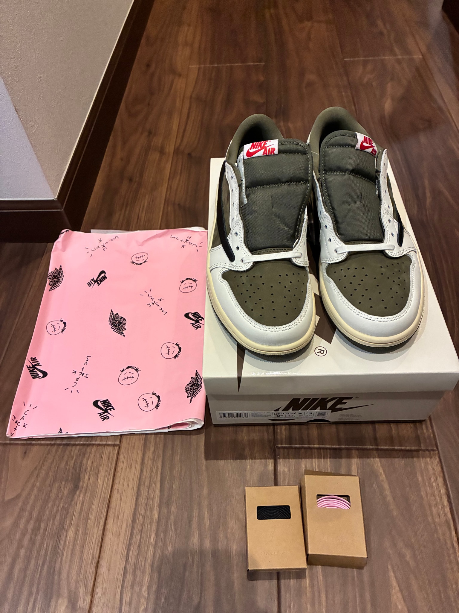 Travis Scott × Nike Air Jordan 1 Low OG SP "Reverse Olive"